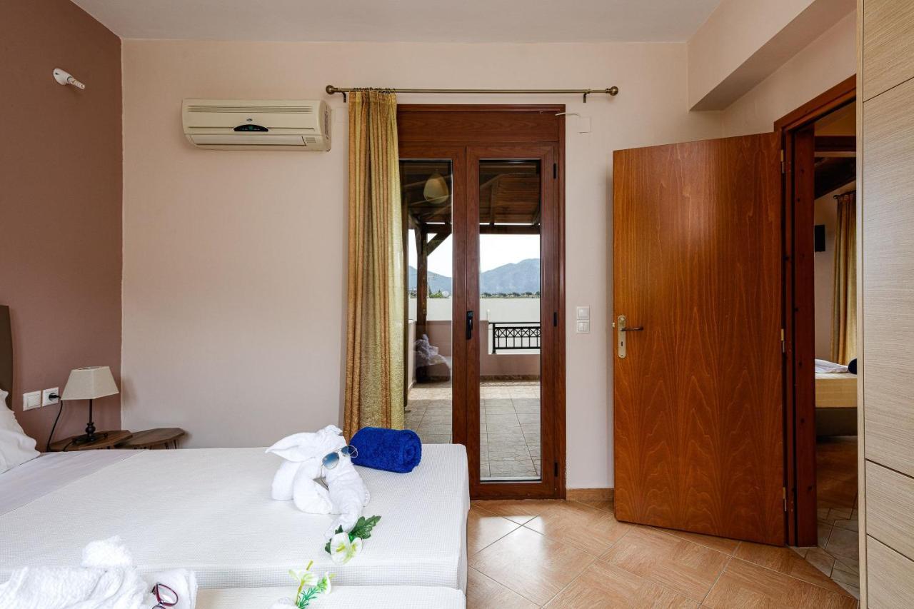Villas Roumeli